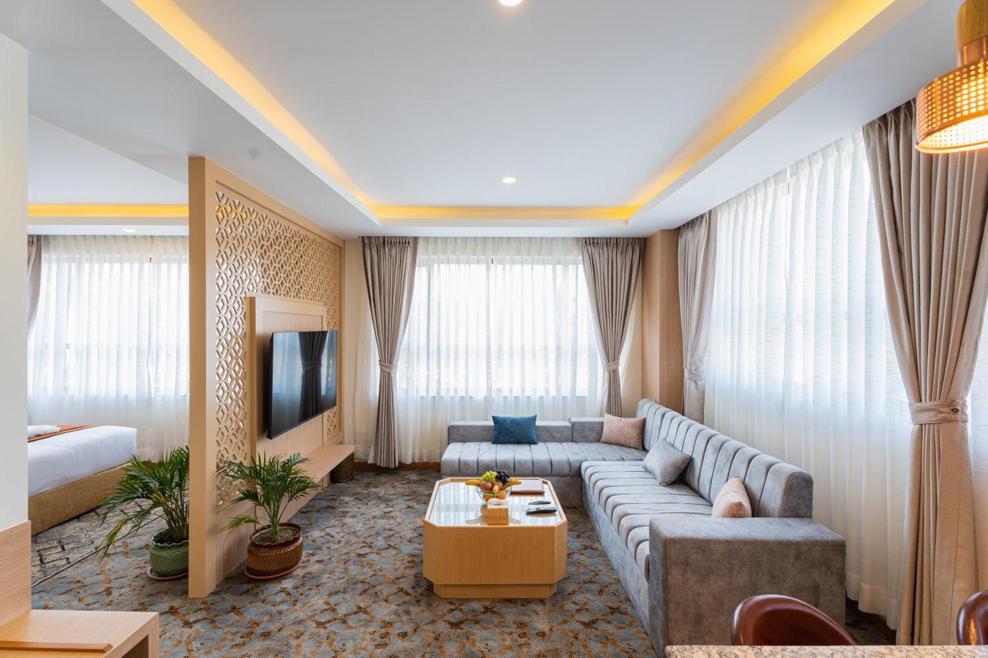 Hotel Crystal Pashupati カトマンズ エクステリア 写真