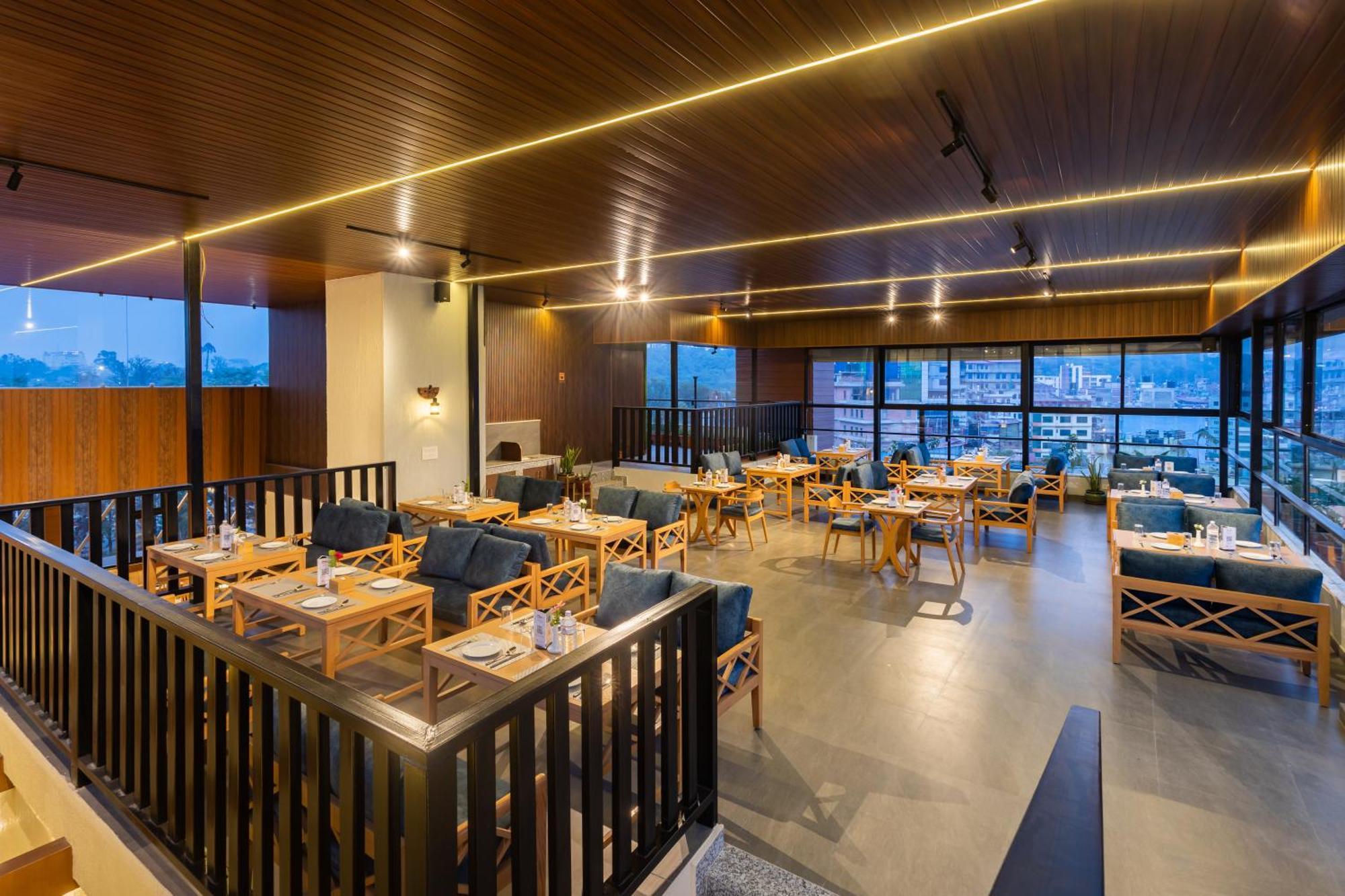 Hotel Crystal Pashupati カトマンズ エクステリア 写真