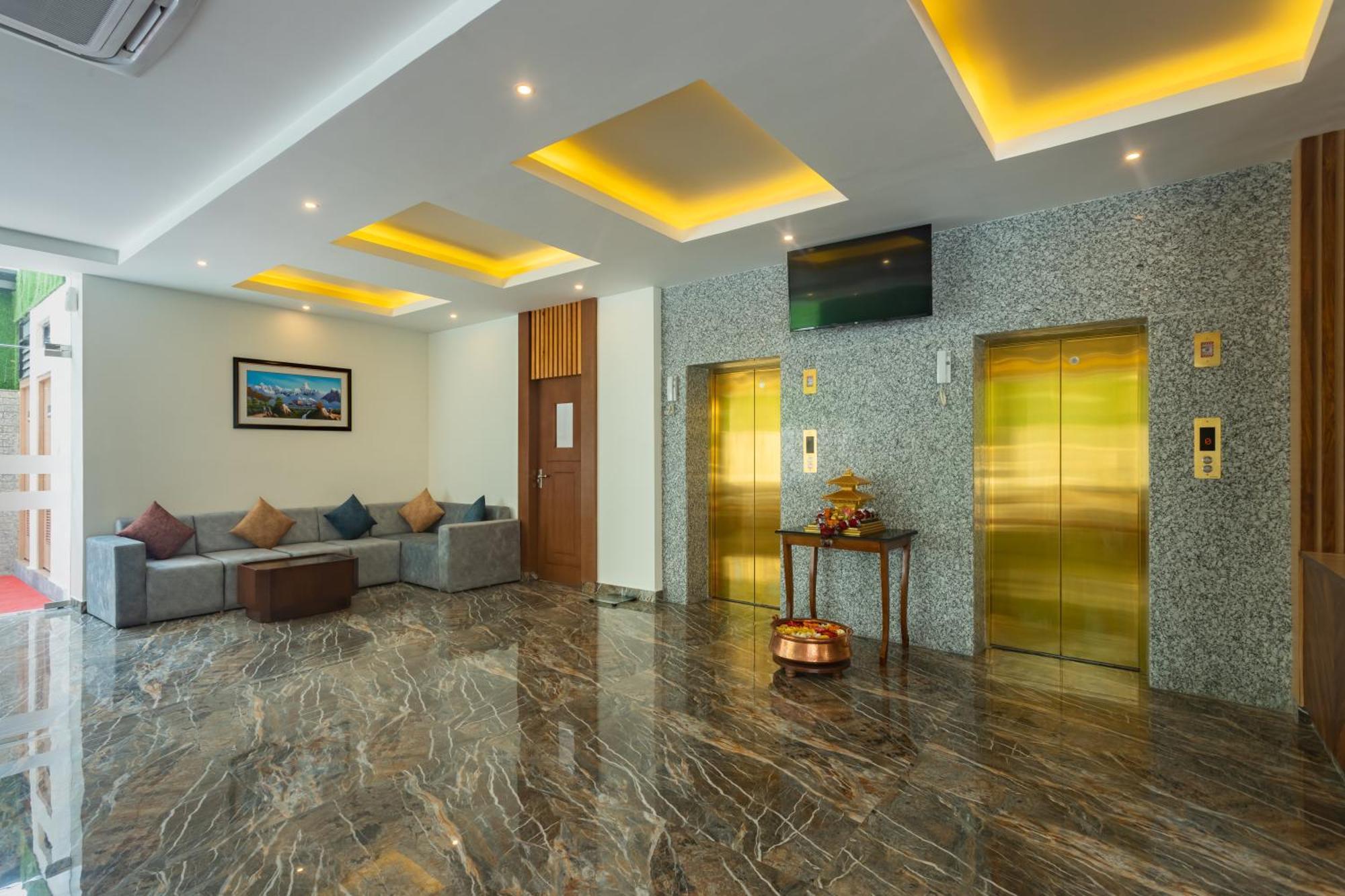 Hotel Crystal Pashupati カトマンズ エクステリア 写真