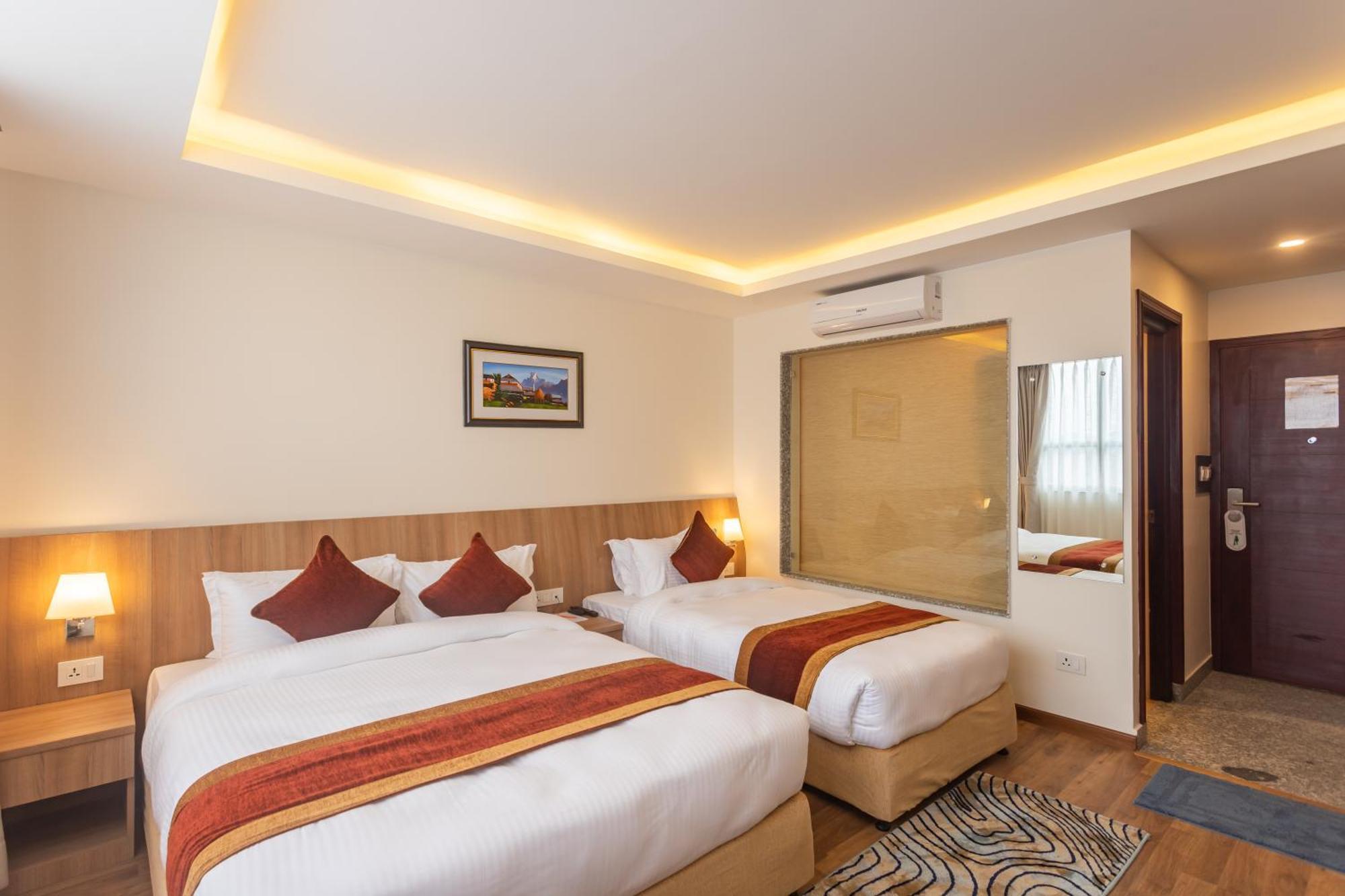Hotel Crystal Pashupati カトマンズ エクステリア 写真